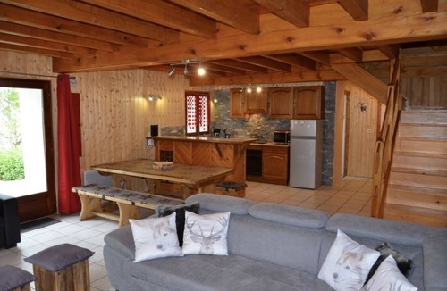 Cauterets House | WARM ALTITUDE BARN, Cambasque, 8 people
