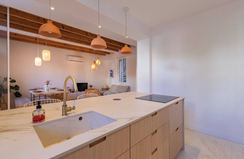 Saint-Jean House | Warm and authentic town center house