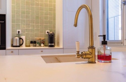 Saint-Jean House | Warm and authentic town center house