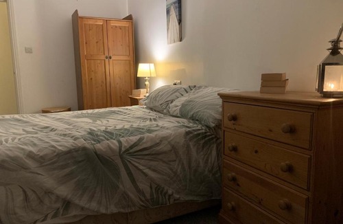 Burnham-on-Sea House | Warm and Cosy Double Bedroom