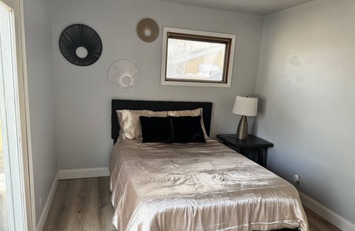 Charleston House | Warm and enjoyable house! Close to E.I.U!