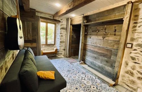 Egliseneuve-d'Entraigues House | Warm and cozy house