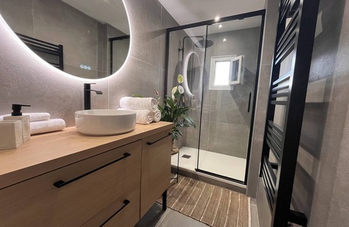 Villefranche-sur-Saone Apartment | Warm and bright accommodation