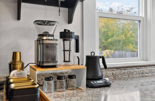 Hough House | Warm and Inviting 3BR Craftsman with Big Kitchen