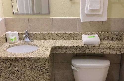 Sturbridge Hotel | Warm and Inviting Sturbridge Accommodation with Complimentary Breakfast