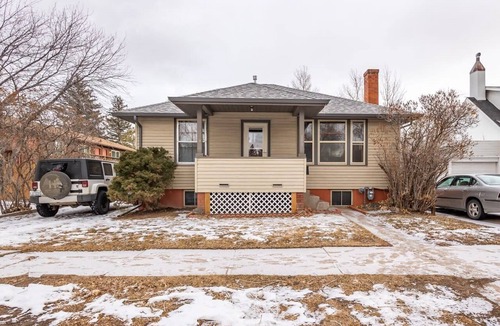 Laramie House | Warm and Welcoming 2 Bedroom 2 Blocks from UWYO