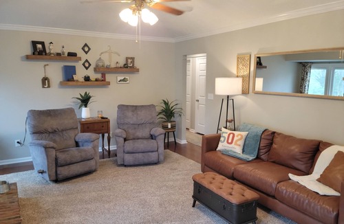 Plantation House | Warm and Welcoming to you and your furry companions to the Bluegrass State!