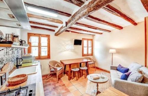 Ardanue Apartment | Warm apartment in Ardanué with mountain view, 45 m²
