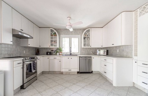 Town of Olive House | Warm Atomic Ranch - MCM One Level