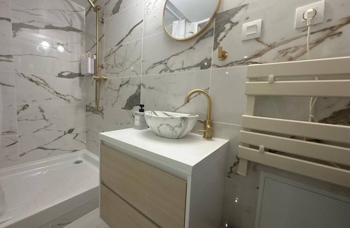 Naives-Rosieres Apartment | Warm, atypical apartment