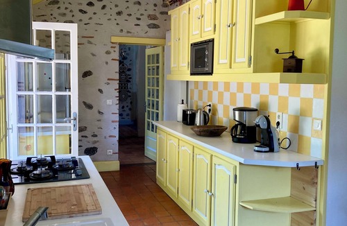Nousty House | Warm, authentic cottage between Pau, Lourdes and the Pyrenees