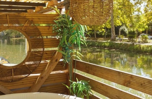 Cote Pavee Boat Rental | Warm barge with jacuzzi Toulouse center