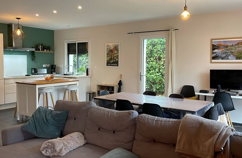 Argeles Gazost House | Warm & Bright Modern Home – Pyrenees