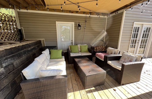 Buford House | Warm, clean, and modern five bedroom house