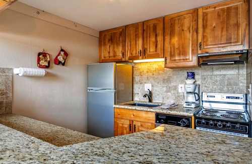 Vail Condo | Warm Condo, Steps to Complimentary Shuttle, Ideal for Couples