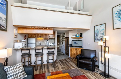 Vail Condo | Warm Condo, Steps to Complimentary Shuttle, Ideal for Couples