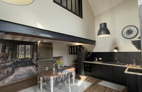 Louchy-Montfand Cottage | Warm contemporary lodging for 4, with shared pool