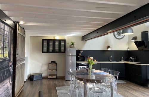 Louchy-Montfand Cottage | Warm contemporary lodging for 4, with shared pool