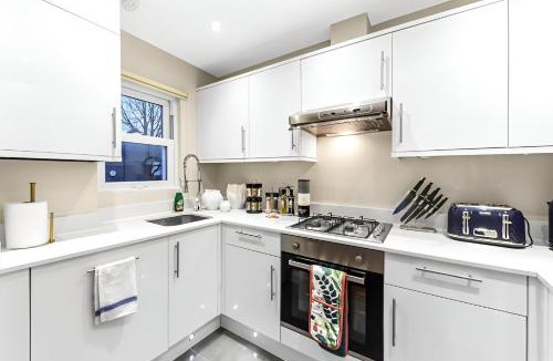 Fortune Green Apartment | Warm & Cozy 2-Bed Flat-Perfect for Groups!