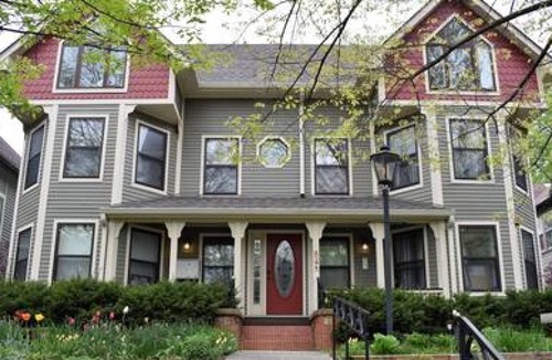 Sherman Hill Apartment | Warm & Cozy 3 Bedroom Condo*