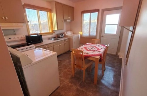 LaSalle Apartment | Warm & Cozy Apartment River View, with Parking