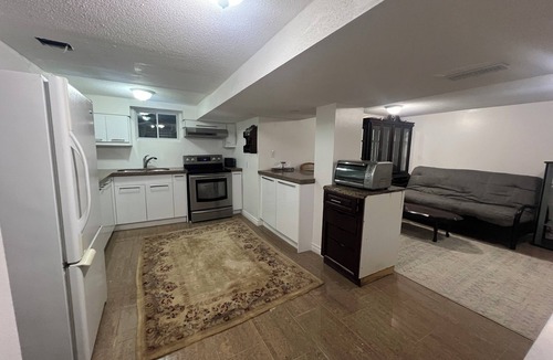 Fisherville House | Warm, Cozy Basement Apartment in Toronto, Cross to bus stub