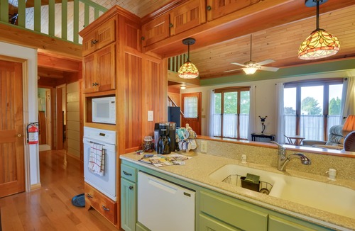 Fishers Landing Cabin | Warm & Cozy Clayton Cabin Near St Lawrence River!
