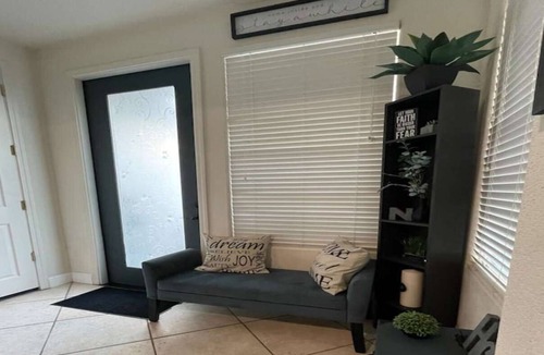 Regency Park House | Warm & Elegant Home - Perfect Location