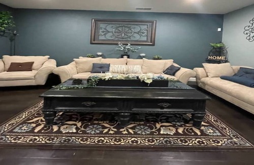 Regency Park House | Warm & Elegant Home - Perfect Location