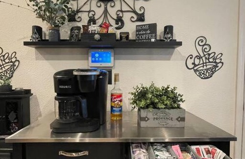 Regency Park House | Warm & Elegant Home - Perfect Location Downtown/SMF