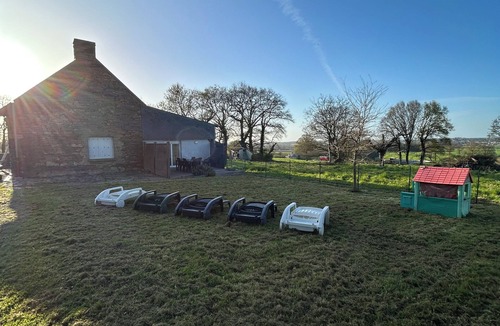 Pipriac House | Warm house