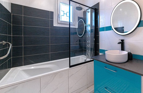 Cognac-la-Foret Apartment | Warm house with Nordic SPA