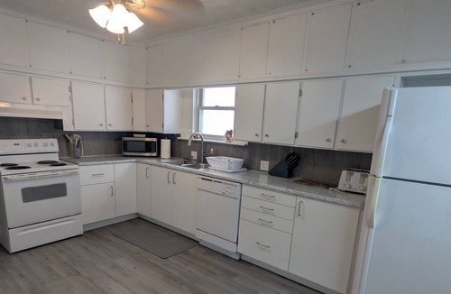 Timmins House | Warm & Inviting 2 Bedroom Stay