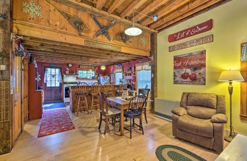 Jamaica House | Warm & Inviting Jamaica Cabin w/Grill: Ski & Hike