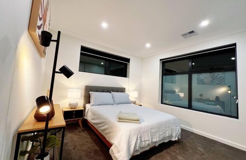 Kurralta Park Villa | Warm Love