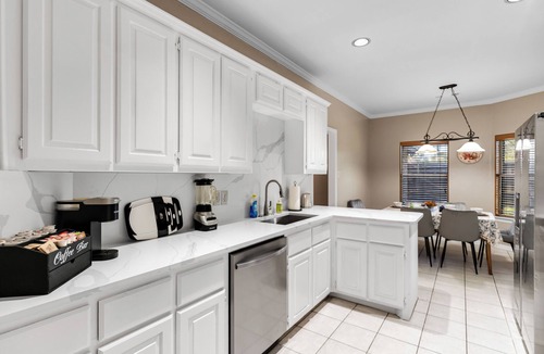Forney House | Warm & Spacious 4BR/3BA/4TV Home – Newly Renovated