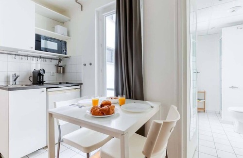 Batignolles Apartment | Warm Studio-Coeur du 17em -Bail moyenne durée (3G)