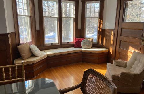 Meaford Villa | Warm, Stylish Edwardian Escape in Downtown Meaford
