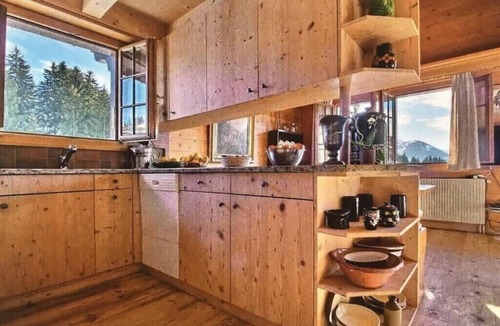 Schoenried Apartment | Warm Timbers Flat With Generous Living Area