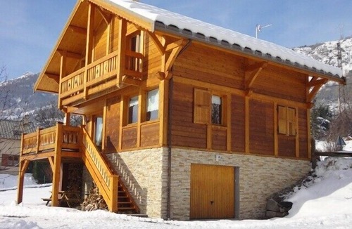 Briancon Ski Chalet | Warm traditional wooden chalet Briançon Serrechevalier 1200m