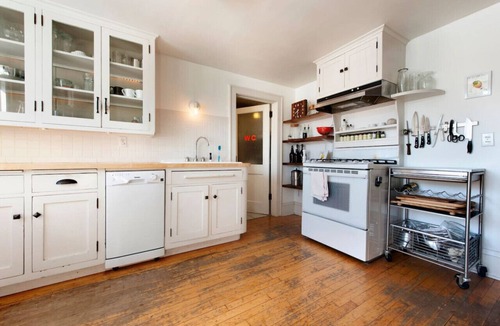 Northeast Minneapolis Arts District Apartment | Warm, Walkable Arts District Loft, Sauna & Firepit