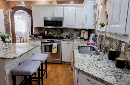 Camillus House | Warm Welcoming House with Sauna! 4Bedrooms