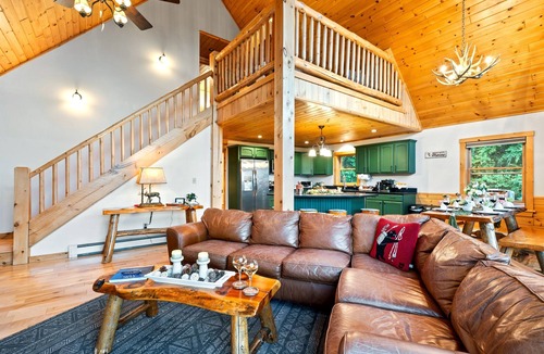 Bethel Ski Chalet | Warming Fireplace, Gorgeous Views, HotTub, slps 12