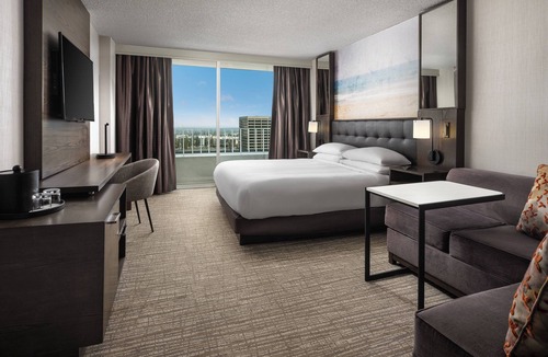 Warner Center Hotel | Warner Center Marriott Woodland Hills