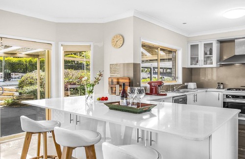 Wamberal House | Warrambool Lodge, TOP NOTCH