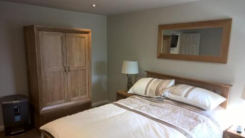 Birchover House | Warren Carr Courtyard Barn