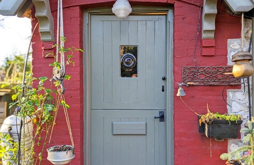 Worthing House | Warren Cottage