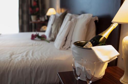 Shepperton Hotel | Warren Lodge