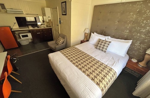 Warren Hotel | Warren Motor Inn