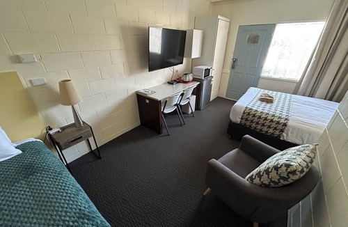 Warren Hotel | Warren Motor Inn